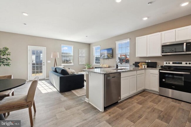 Building Photo - 171 Rae Ct