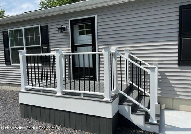 Photo - 37 Van Dyck St