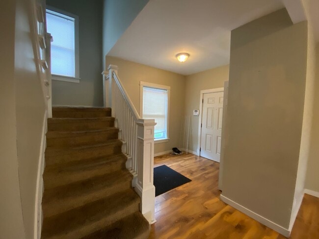 Photo - 923 Russel St - 3/Bed 1.5/Bath located in the Edison neighborhood