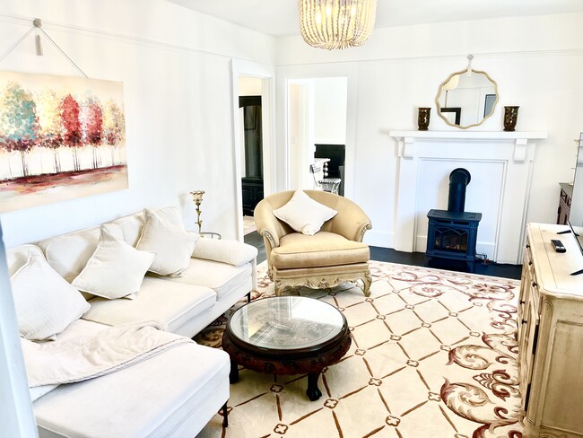 A2 Living room - 1122 9th St Unit Petch Manor Apt. 2