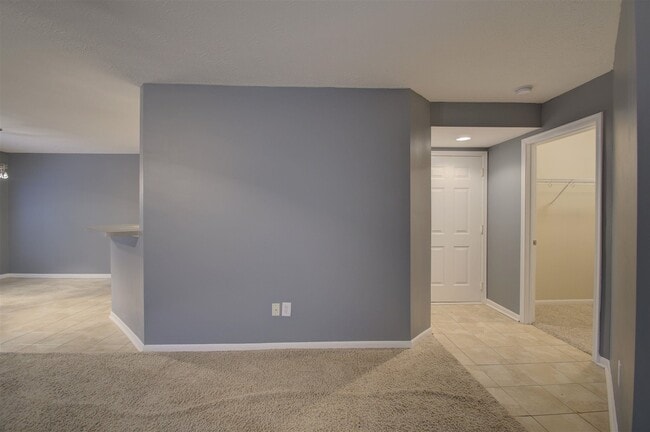 Condo Entryway - 1468 Taramore Dr Unit Apt 101