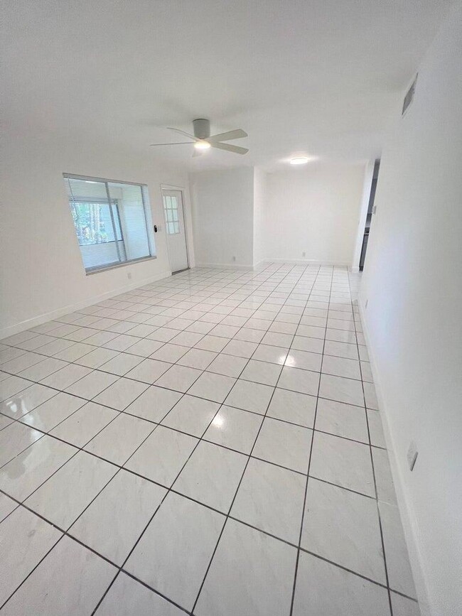 Photo - 4835 Sable Pine Cir Unidad D1