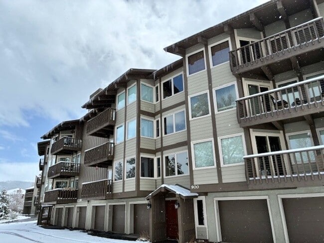 Building Photo - Summer Rental- Meadow Creek Villas 303 Unit 303