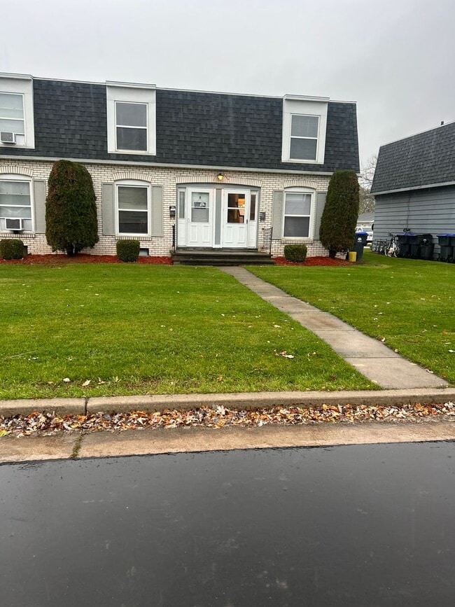 Building Photo - 730 Fairwood Dr Unit #4