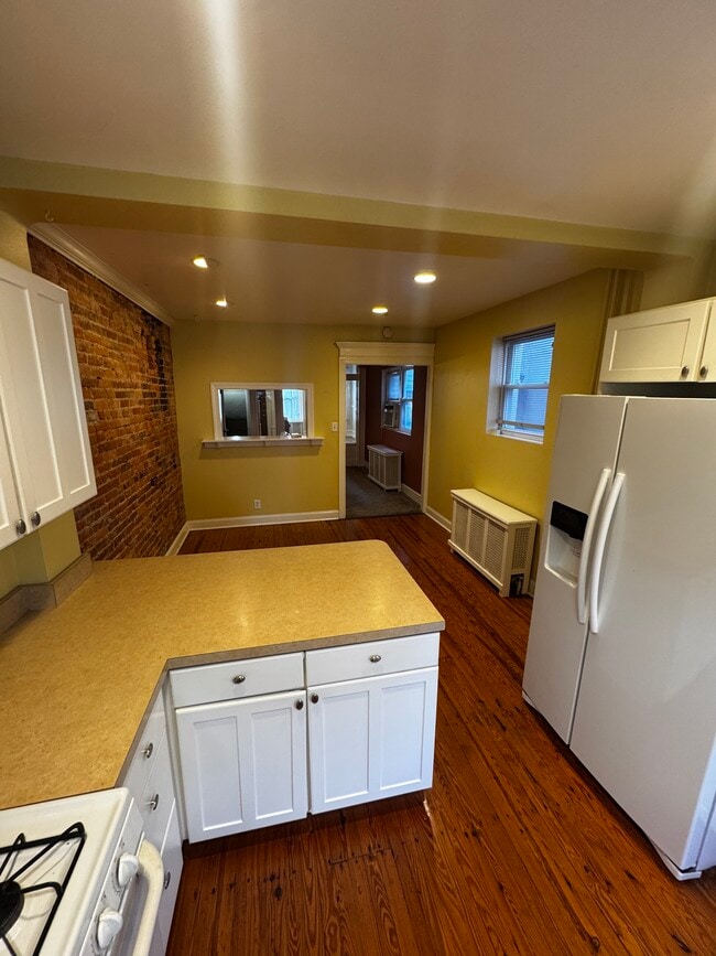 Coma con vista a la cocina - 1518 S 13th St