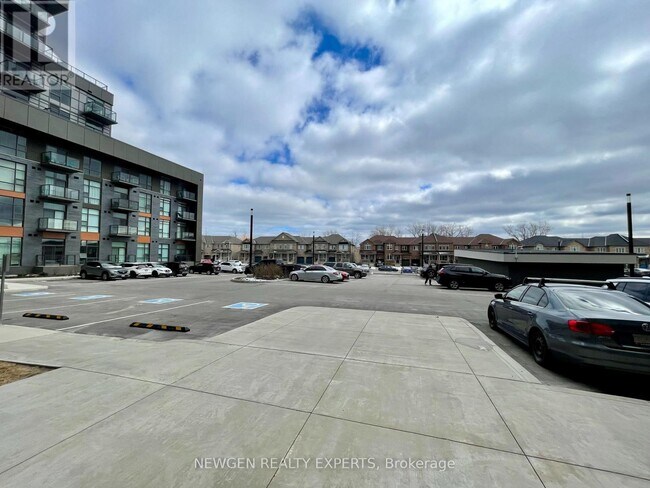 Photo - 460 Dundas St E Unit 220