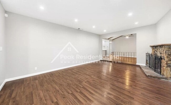 Photo - Updated 2bd/2ba Foothill Farms Duplex With 1 Car Garage