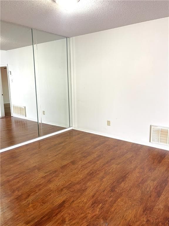 Photo - 5900 Grelot Rd