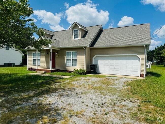 Building Photo - For Lease - 3 Bed, 2 Bath, 1400sqft Home i...