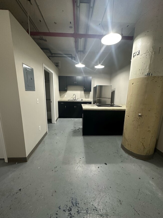 Studio Photo 1 - Mitchell Park Plaza