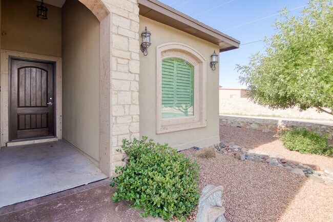 Photo - Furnished Eastside Beautiful 3 bed/2 baths...