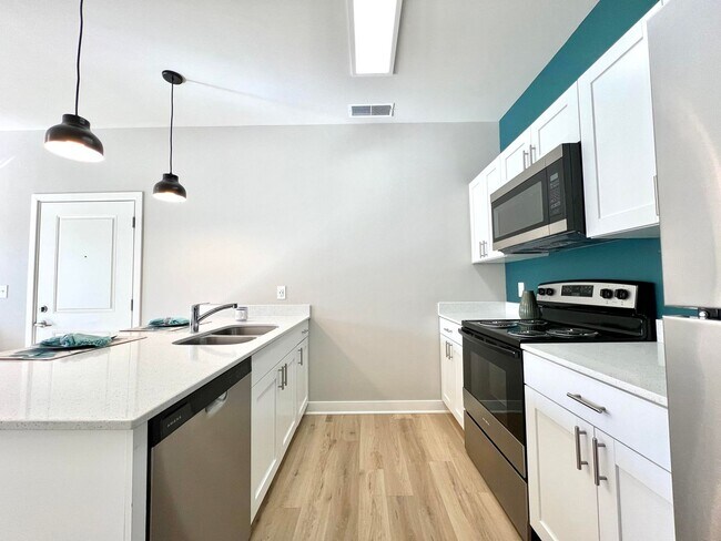 Photo - Waters Edge Apartments Bloomington