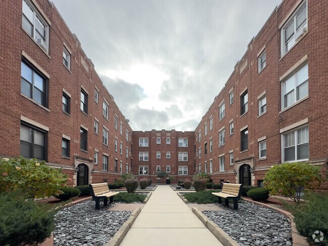 Building Photo - 956 W Cornelia Ave Rental
