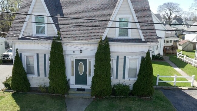 Building Photo - 24 Quincy St Unit 2