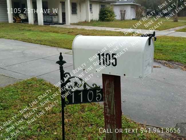 Photo - 1105 25th Ave W