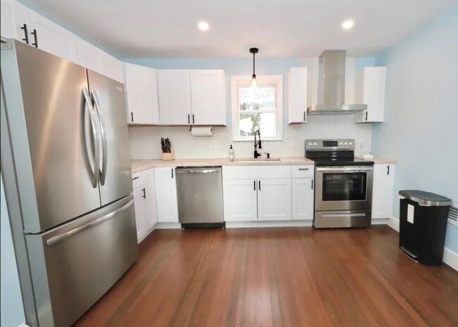 Building Photo - 29 Roosevelt St Unit 2 Rental