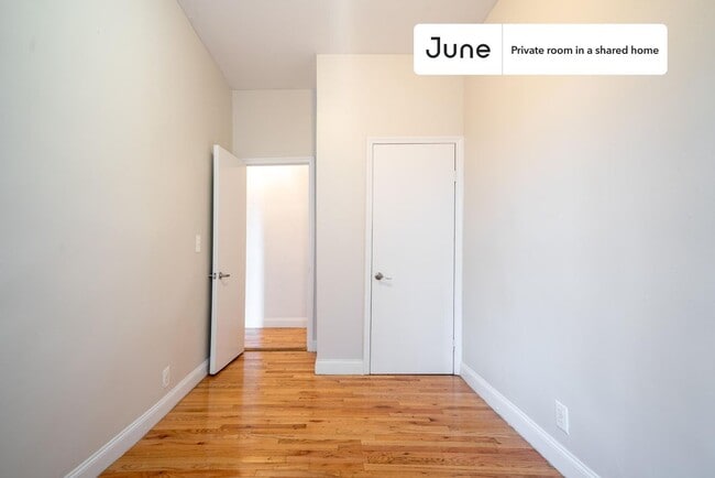 Room in Shared 4 bed/1 bath home in Central Harlem