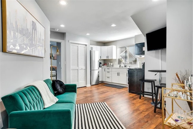 Photo - 640 N Anderson St Unidad Detached ADU