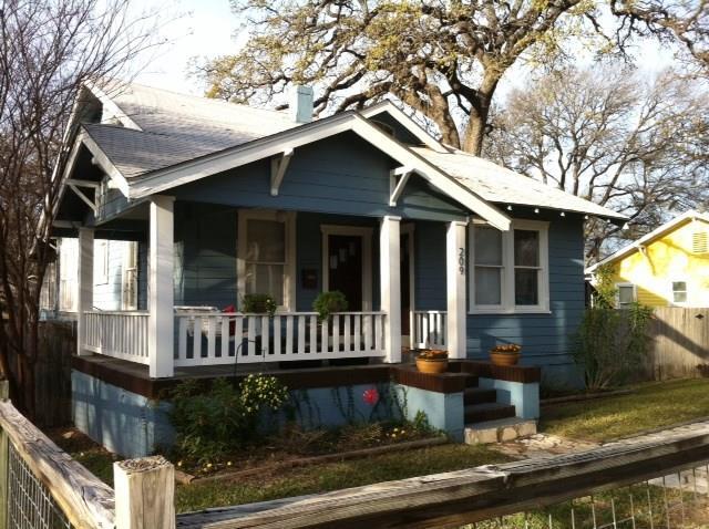 Photo - 209 E 35th St