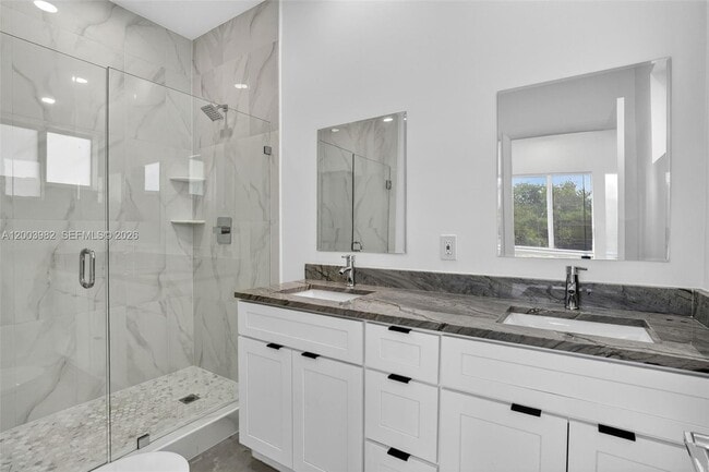 Photo - 655 NW 24th Ave