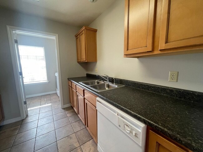 Photo - 3 Bedroom 2 Bath Apartment in Branson, MO Unit D