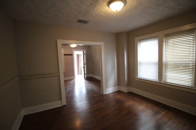 Building Photo - Large 2 bedroom duplex in Weiland Park / Italian Village area Unit 1467 Grant