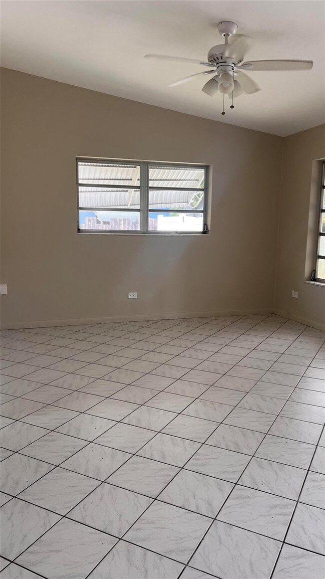 Photo - 6540 SW 4th St