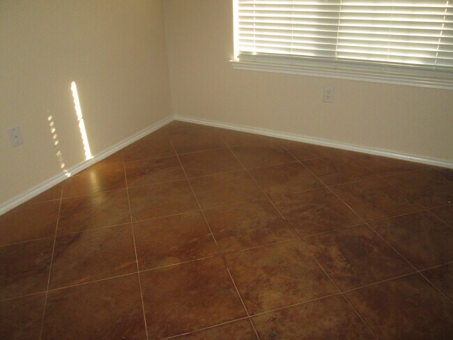 Photo - 912 Carla Kay Dr