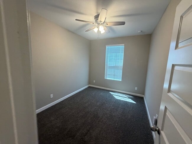 Photo - 40946 W Hillman Dr