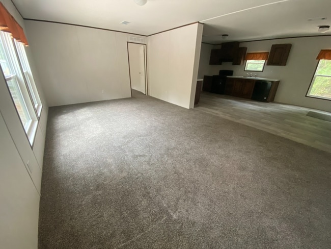 Photo - 208 Dawn Ave