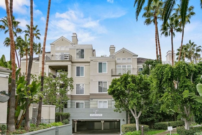 Photo - Elegant Furnished Penthouse Retreat with Treetop Views