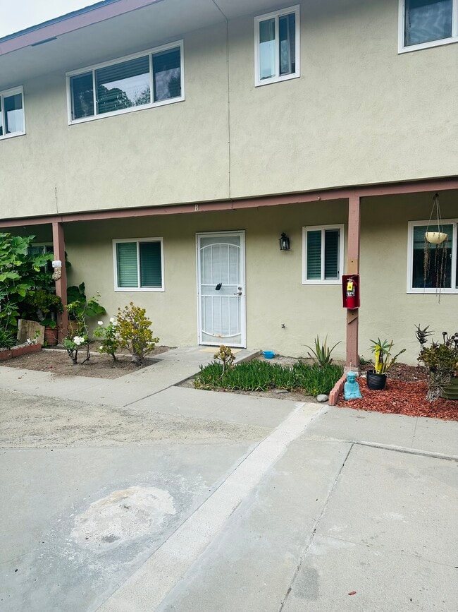 Photo - 220 S El Camino Real Unit B