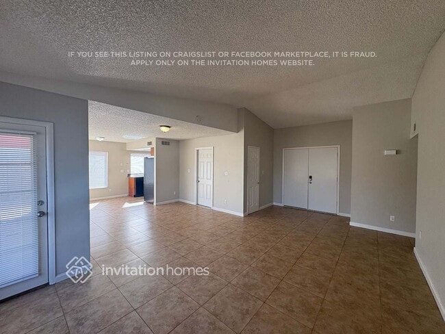 Photo - 5025 N 69th Ave