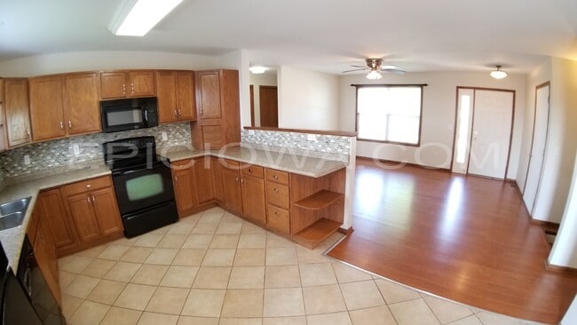 Photo - 435 68th Ave SW