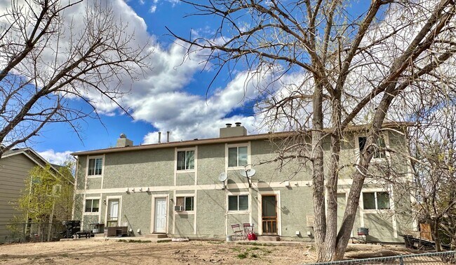 Photo - Beautiful 2-bed 1-bath available for move-... Unit B