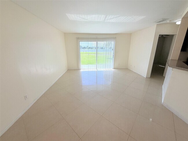 Photo - 3445 NW 44th St Unit 102