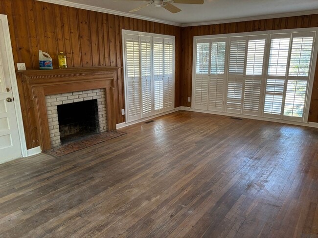 Photo - 2001 Michael Terrace