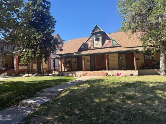 Building Photo - 2671 Jefferson Ave Unit 2