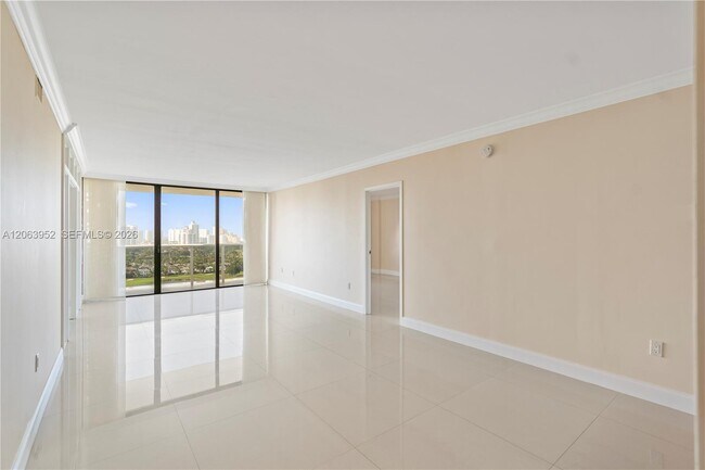 Photo - 3675 N Country Club Dr Unidad 2208
