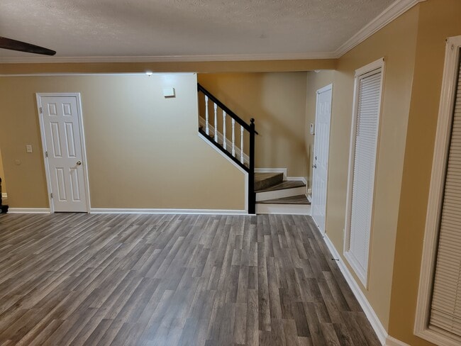 Photo - 321 Acaro Ct