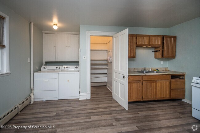 Building Photo - 211 Grand Ave Rental