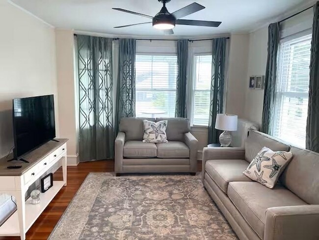 Photo - 41 Merton Rd Unit 2