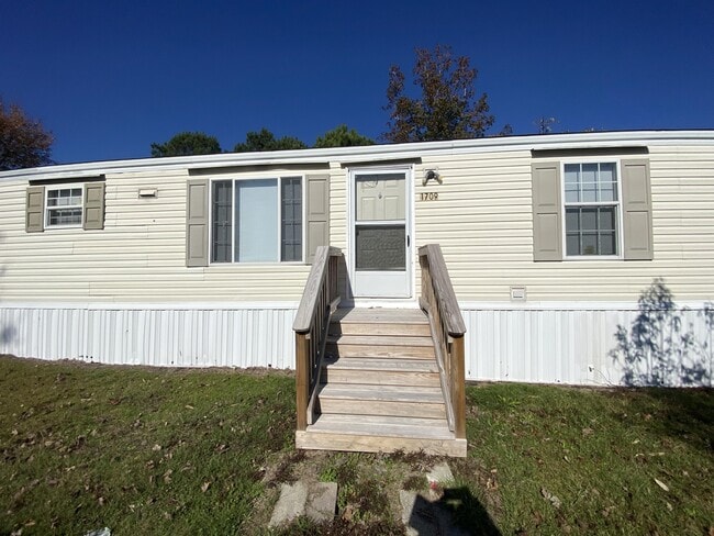 Photo - 1709 Brown Pl Dr