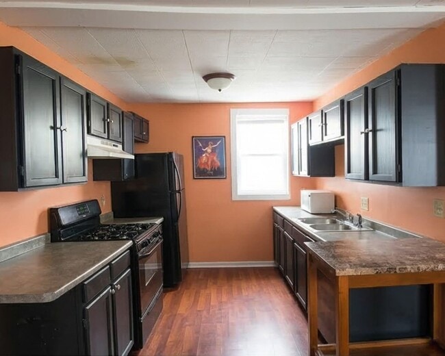 Photo - 4-Bed Farmhouse Minutes from UVM Campus (30 Chase St)