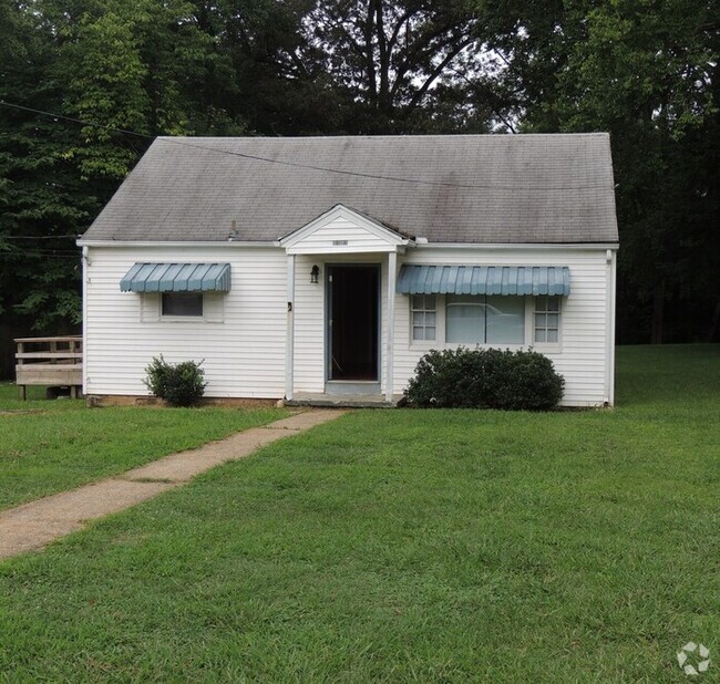 Building Photo - 2 Bed, 1 Bath house w/ large level yard an...