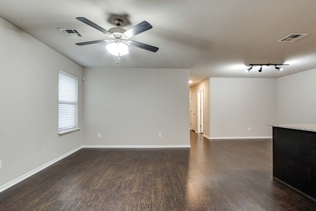 Photo - 8815 SW 45th St