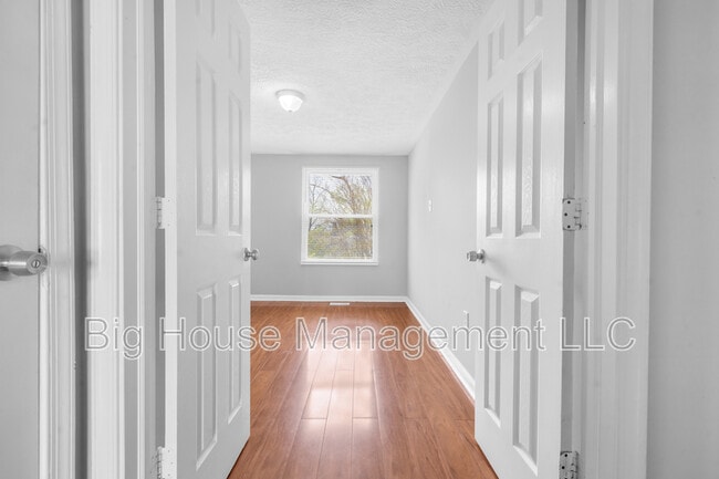 Photo - 7003 Rock Creek Dr