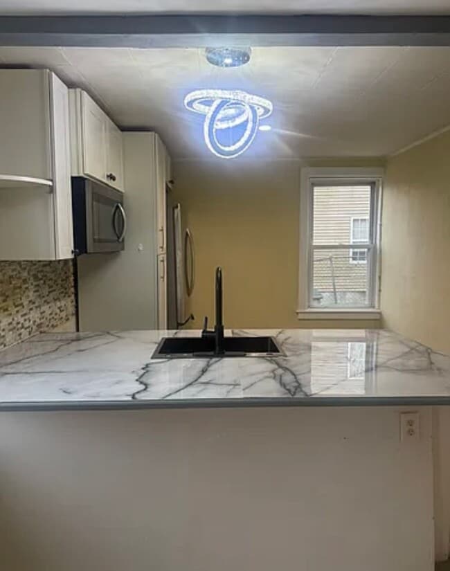 Building Photo - 430-432 Norwich Avenue Unit 430