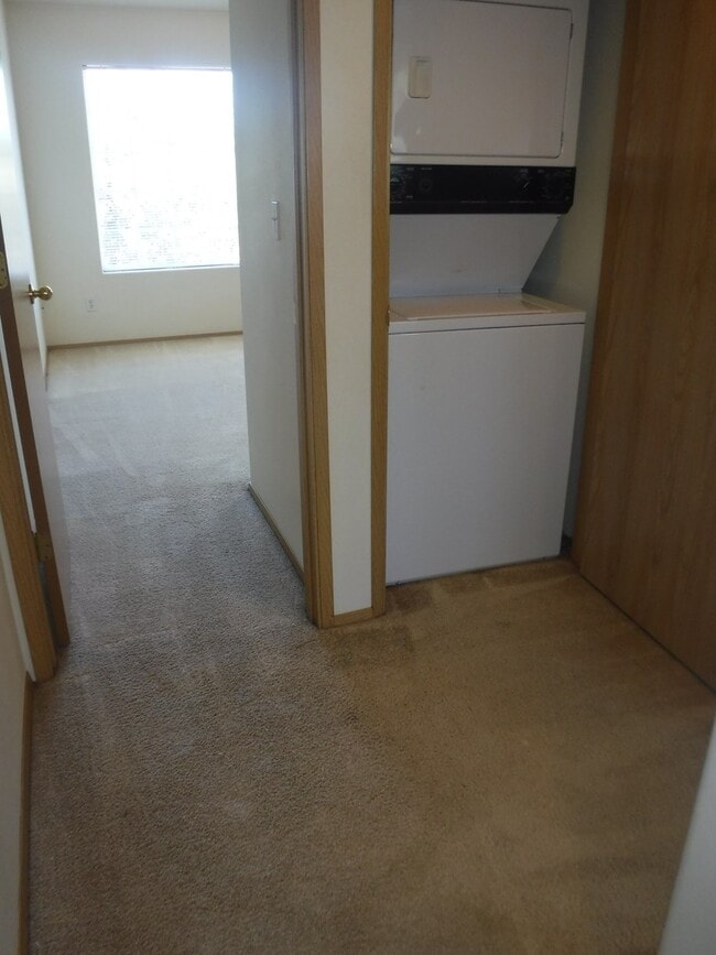 Photo - NE Bend 2 Bed/2.5 Bath Near St. Charles - Ocker Drive Unit 3