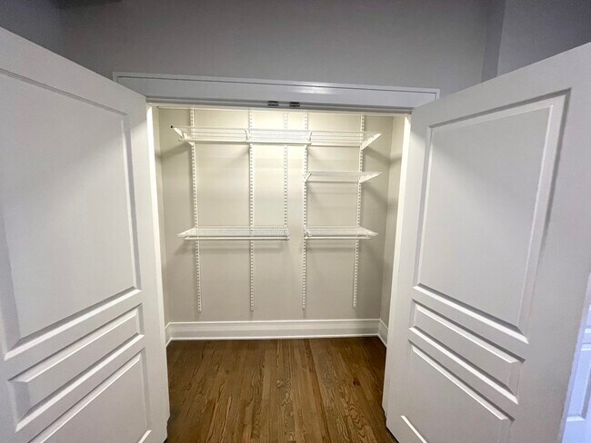 Photo - 2539 W Iowa St Unit 2